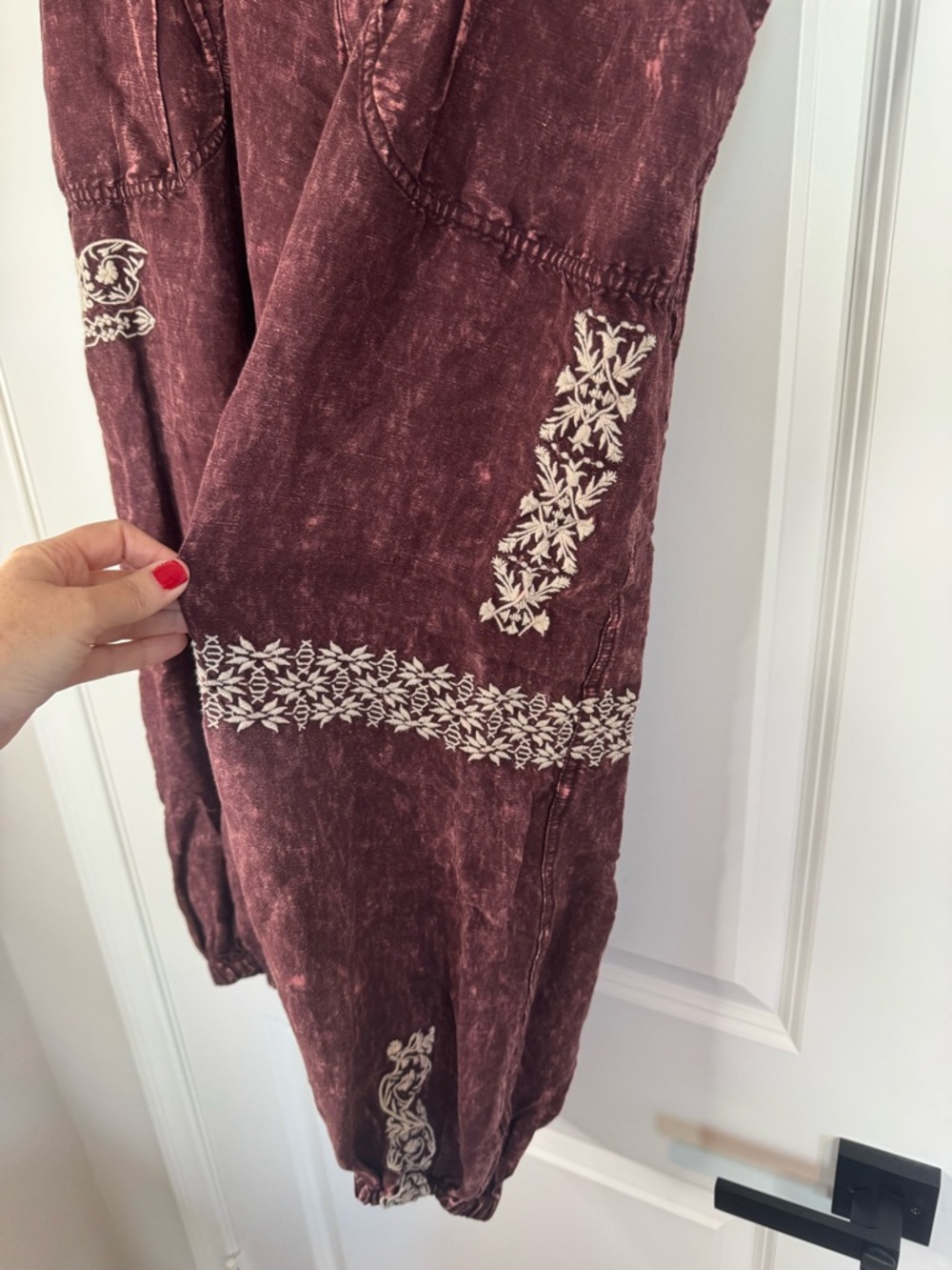 By Anthropologie Embroidered Parachute Pants Maroon Linen Blend  Boho Balloon - Picture 2 of 10